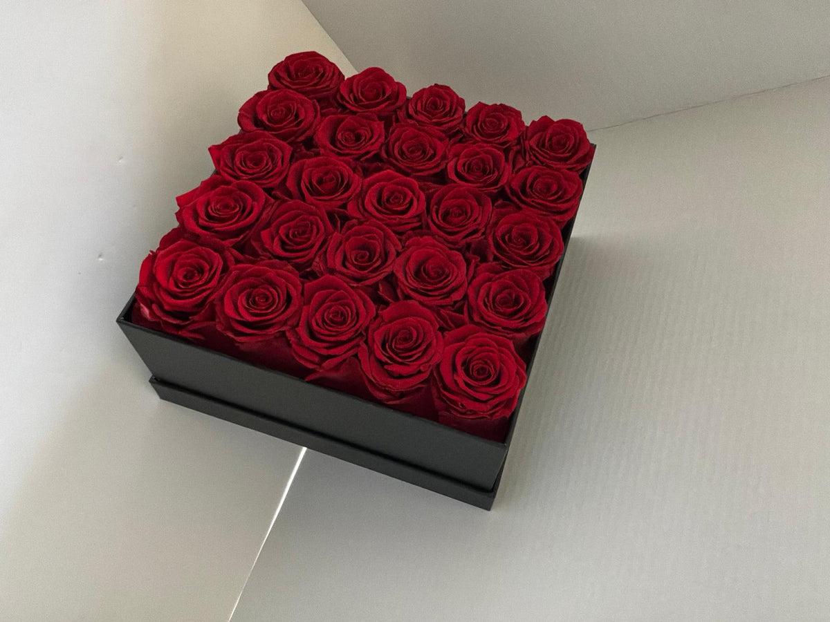 25 Roses - Square Box