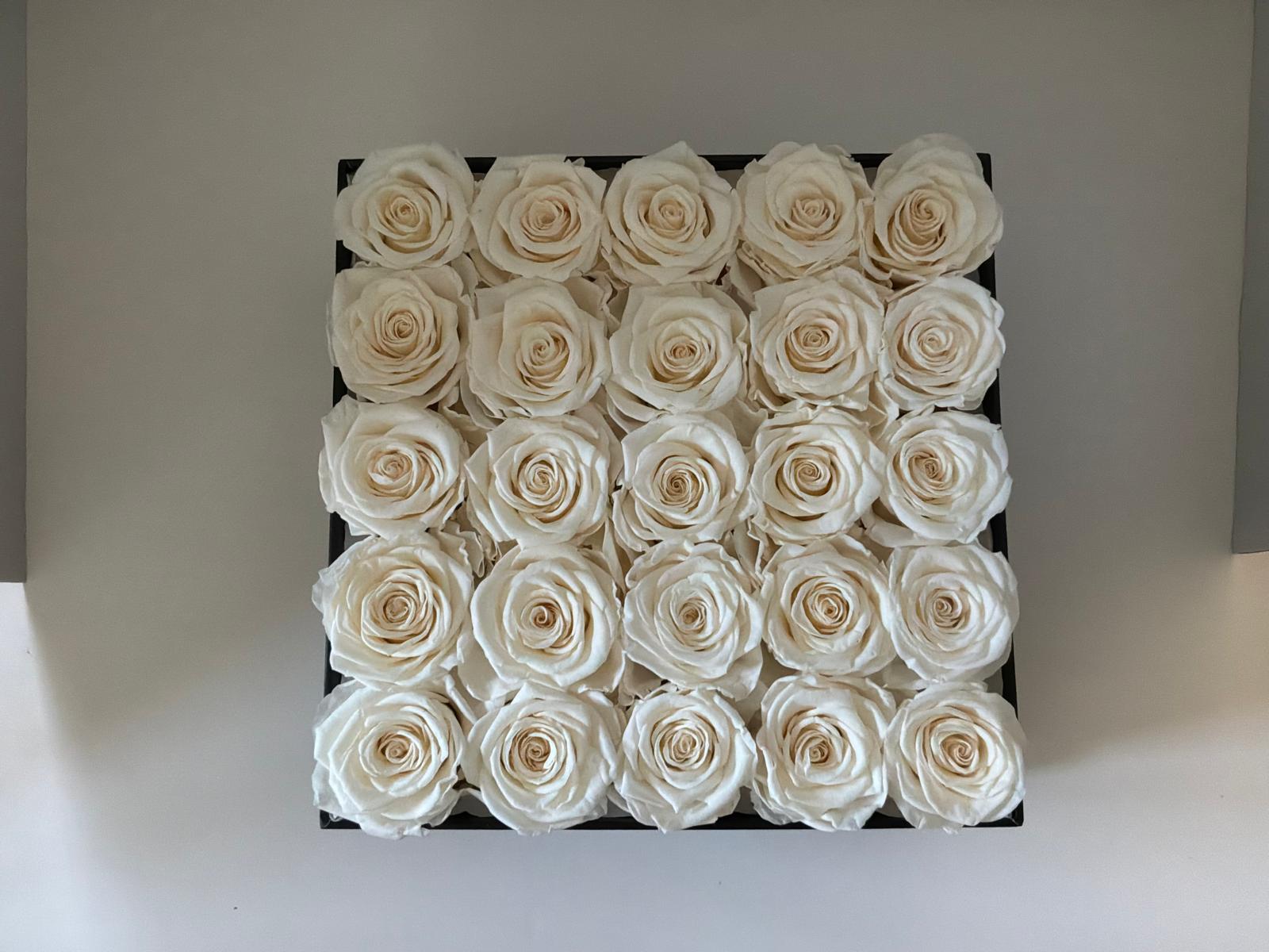 25 Roses - Square Box