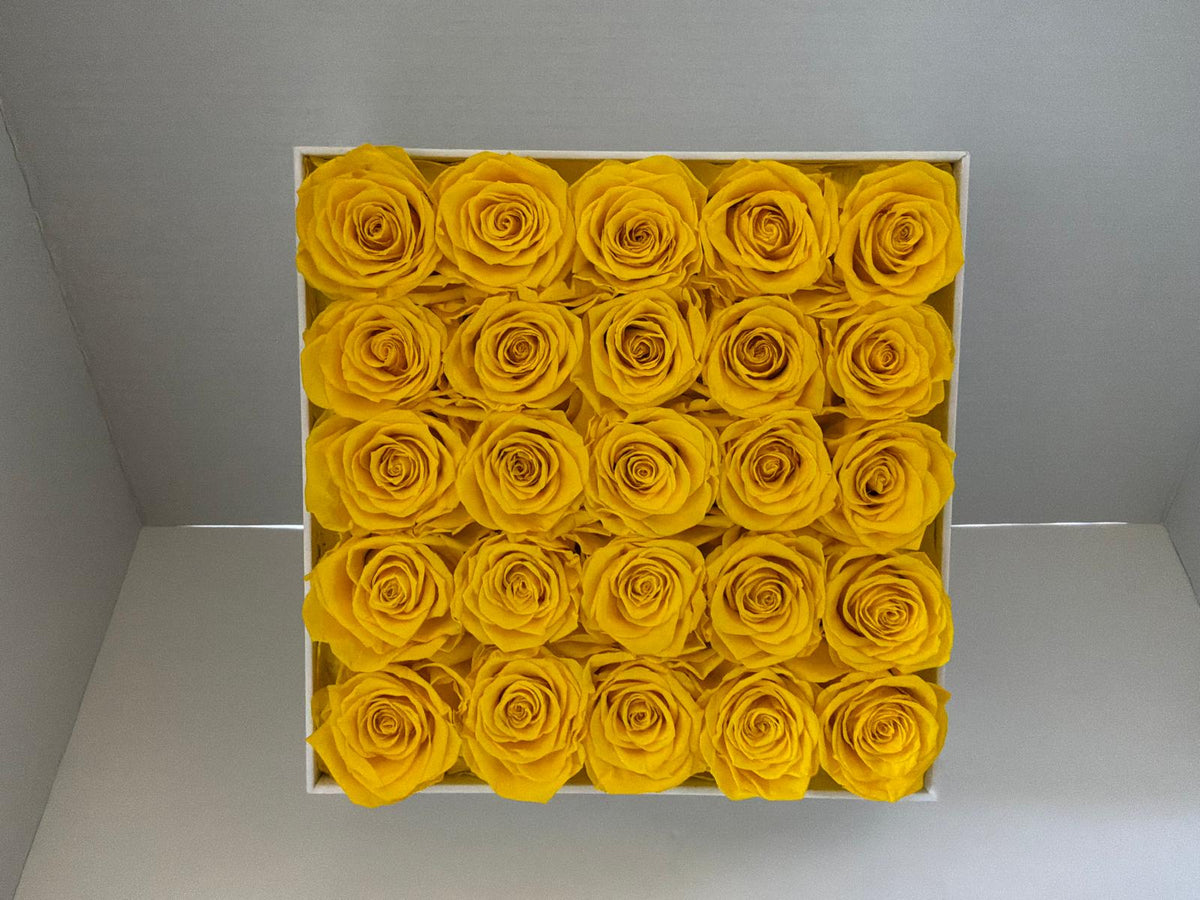 25 Roses - Square Box